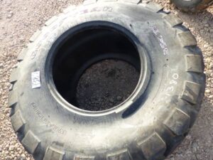 LOT 1380 GOODYEAR 23.1 - 26 TIRE 