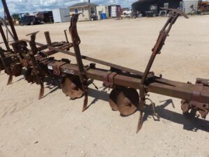 LOT 2710 BURCH 6 ROW HIPPER W/SPRAY RIG ATTACHMENT