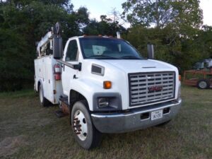 LOT 1 2006 GMC TOP KICK SERVICE TRUCK 