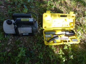 LOT 102 AUTO BODY NOW 10 TON HYDR WIRE BATTERY CABLE 