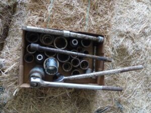 LOT 112 BOX OF 3/4" SOCKETS, RATCHETS, BREAK-OVER, & EXTENSIONS