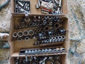 LOT 113 BOX OF 1/2" & 3/8" SOCKETS, RATCHETS, BREAK-OVERS & EXTENSIONS