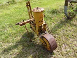 LOT 12 3 PT GOPHER MACHINE 
