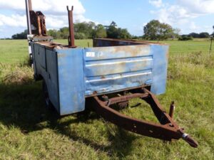 LOT 13 TRUCK BED BUMPER PULL TRAILER WITH VISE 