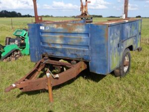 LOT 13 TRUCK BED BUMPER PULL TRAILER WITH VISE