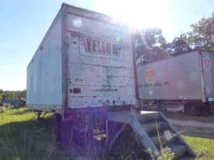LOT 15 1989 FRUEHAUF 24 VAN TRAILER 