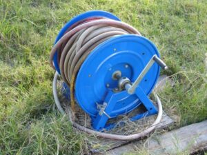 LOT 18 AIR HOSE REEL 