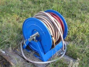 LOT 18 AIR HOSE REEL 