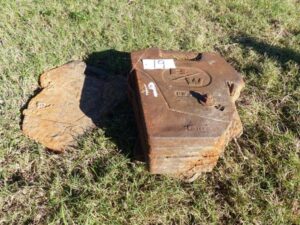 LOT 19 6 BW TRACTOR WEIGHTS 