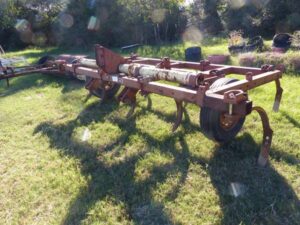 LOT 23 KRAUSE 3 PT 12 SHANK CHISEL 