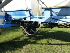 LOT 26 DUAL TANK 300 GAL SPRAY RIG WITH 34 FT BOOMS 