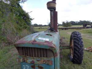 LOT 27 JD 3010 TRACTOR 