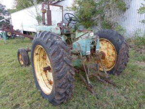 LOT 27 JD 3010 TRACTOR