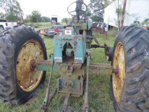 LOT 27 JD 3010 TRACTOR 