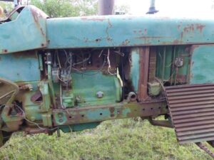 LOT 27 JD 3010 TRACTOR 