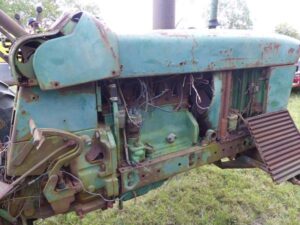 LOT 27 JD 3010 TRACTOR 