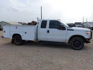 LOT 3086 2011 FORD F350 DUALLY TRUCK 
