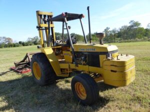 LOT 35 JOHN DEERE 80C FORKLIFT 