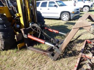 LOT 35 JOHN DEERE 80C FORKLIFT 