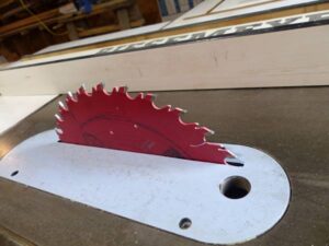 LOT 39 DELTA UNISAW 10" TILTING ARBOR SAW 