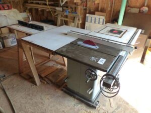 LOT 39 DELTA UNISAW 10" TILTING ARBOR SAW 