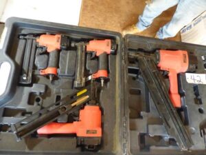 LOT 42 CAMPBELL HAUSFELD NAIL GUN SET 