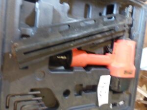 LOT 42 CAMPBELL HAUSFELD NAIL GUN SET 