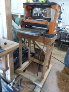 LOT 44 RIDGID 13 INCH THICKNESS PLANER WITH TABLE 