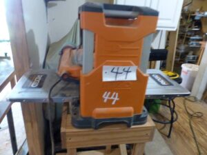LOT 44 RIDGID 13 INCH THICKNESS PLANER WITH TABLE 