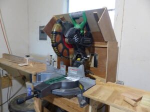 LOT 46 HITACHI 12 IN COMPOUND MITER SAW 