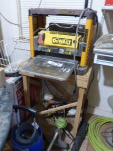 LOT 47 DEWALT 12 1/2" PLANER WITH TABLE 