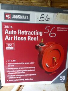 LOT 56 JOBSMART 38 INCH AUTO RETRACTING AIR HOSE REEL 