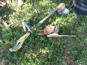LOT 62 SCOTTS 20 VOLT CORDLESS WEEDEATER,