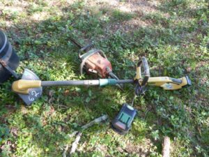 LOT 62 SCOTTS 20 VOLT CORDLESS WEEDEATER,