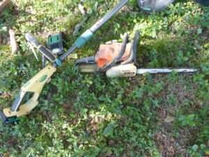 LOT 62 SCOTTS 20 VOLT CORDLESS WEEDEATER,