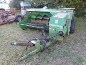 LOT 7 JD 348 SQUARE BALER 