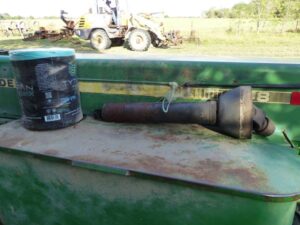 LOT 7 JD 348 SQUARE BALER 