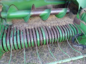 LOT 7 JD 348 SQUARE BALER 