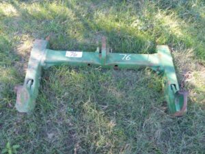 LOT 76 JOHN DEERE QUICK HITCH 