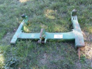 LOT 76 JOHN DEERE QUICK HITCH 