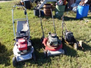 LOT 77 HONDA HR194 HB 20 LAWN MOWER W/BAGGER,