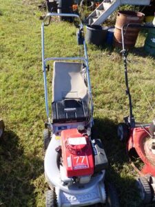 LOT 77 HONDA HR194 HB 20 LAWN MOWER W/BAGGER,