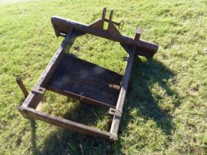 LOT 83 3 PT CARRIER FRAME 