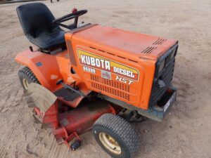 LOT 3757 KUBOTA G6200 DIESEL RIDING MOWER 3