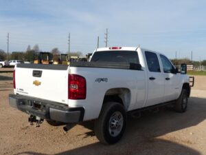 LOT 3813 2013 CHEVROLET SILVERADO 2500 HD 4X4 TRUCK 7