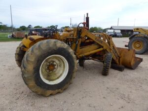 LOT 4267 CASE 580 CK TRACTOR W/FRONT END LOADER 