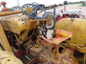 LOT 4267 CASE 580 CK TRACTOR W/FRONT END LOADER 