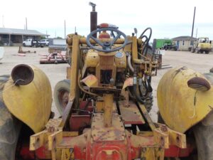 LOT 4267 CASE 580 CK TRACTOR W/FRONT END LOADER 