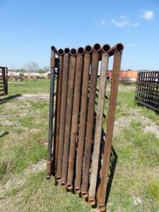 LOT 4280 8 24 FT FREESTANDING PANELS WITH 1 8 FT GATE 