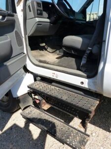 LOT 4311 2007 FORD F 750 UT TRUCK WMOUNTED HYDR HOLT TREE SPADE 